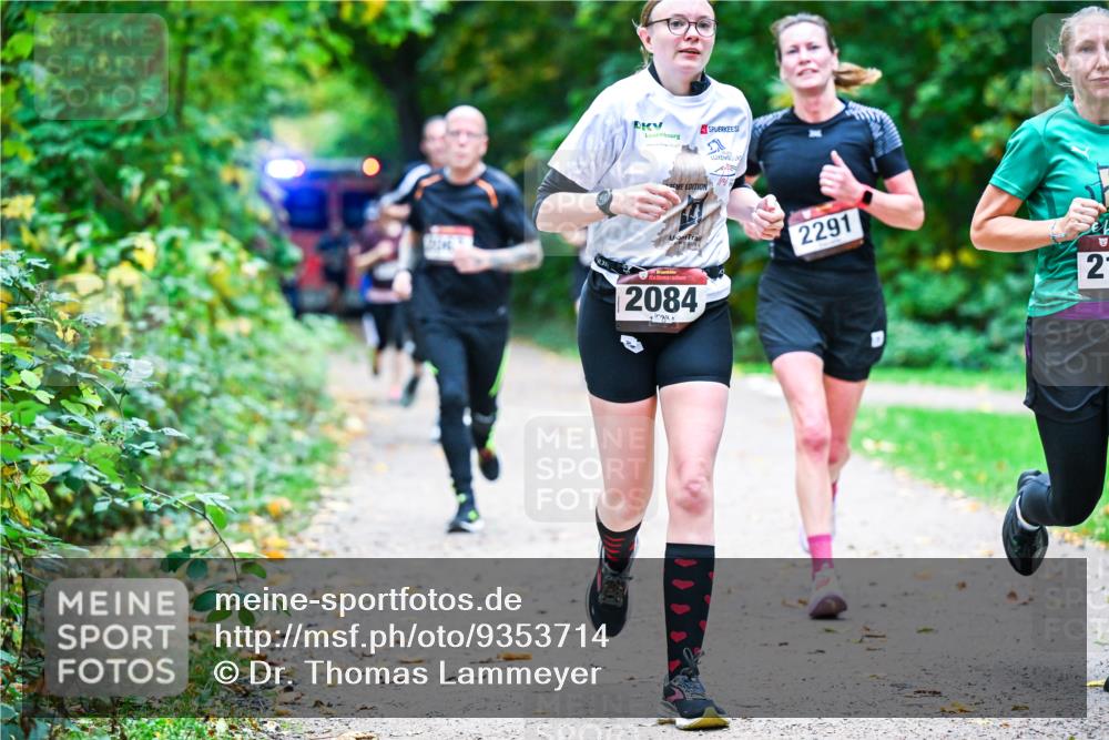 12.10.2025 - Bramfelder Halbmarathon 2025 Dr. Thomas Lammeyer http://msf.ph/oto/9353714 12.10.2025 10:47:58 Laufen 2084, 2291, 2 meine-sportfotos.de