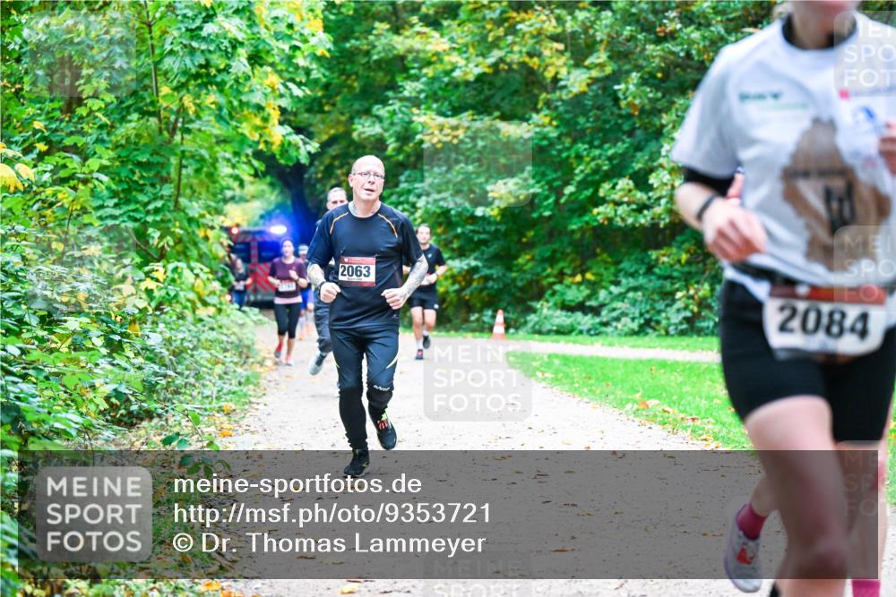 12.10.2025 - Bramfelder Halbmarathon 2025 Dr. Thomas Lammeyer http://msf.ph/oto/9353721 12.10.2025 10:48:00 Laufen 2063, 2084 meine-sportfotos.de