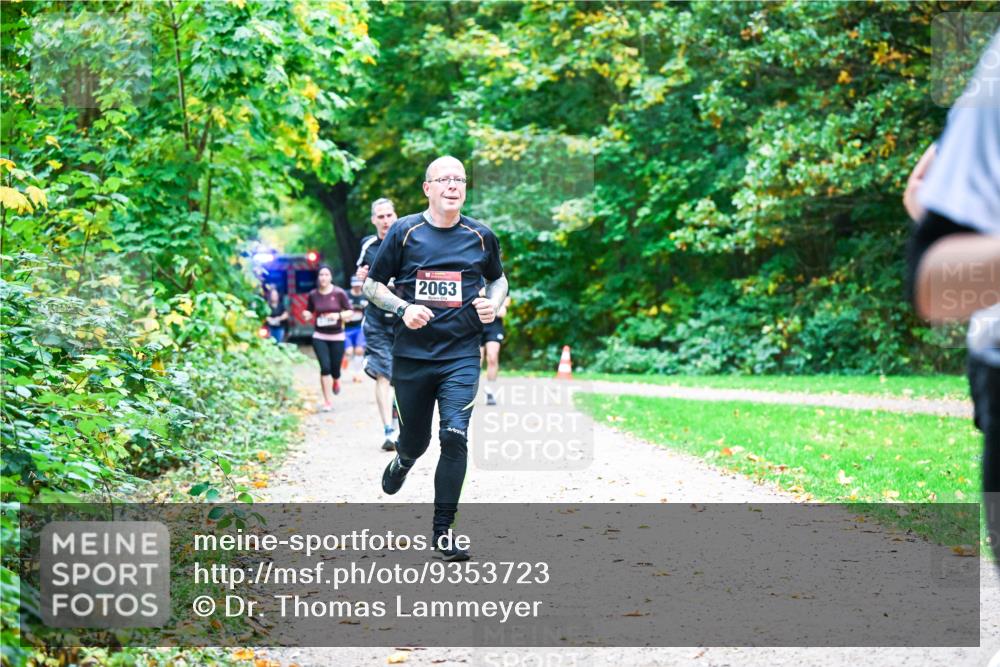12.10.2025 - Bramfelder Halbmarathon 2025 Dr. Thomas Lammeyer http://msf.ph/oto/9353723 12.10.2025 10:48:00 Laufen 2063 meine-sportfotos.de
