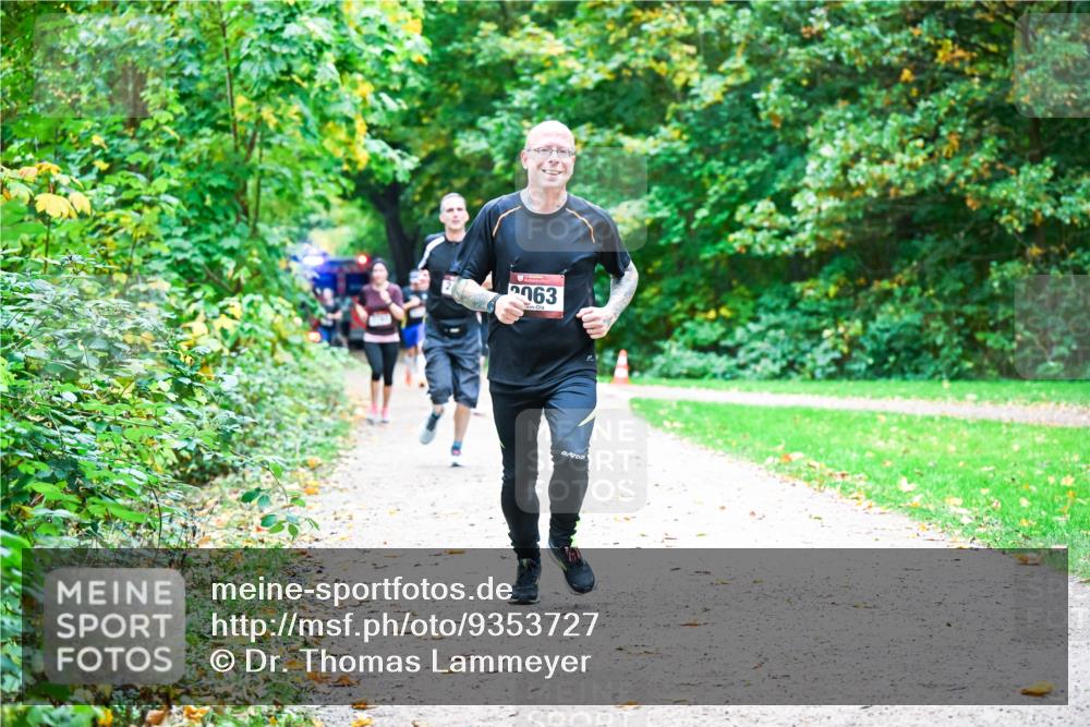 12.10.2025 - Bramfelder Halbmarathon 2025 Dr. Thomas Lammeyer http://msf.ph/oto/9353727 12.10.2025 10:48:01 Laufen 063 meine-sportfotos.de