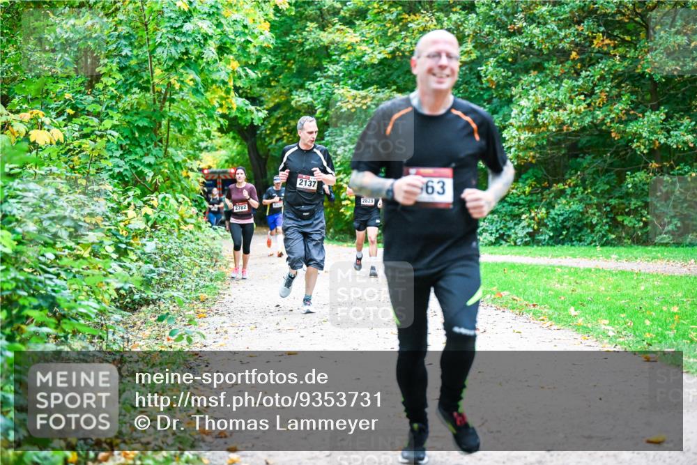12.10.2025 - Bramfelder Halbmarathon 2025 Dr. Thomas Lammeyer http://msf.ph/oto/9353731 12.10.2025 10:48:02 Laufen 2782, 2137, 2829, 63 meine-sportfotos.de