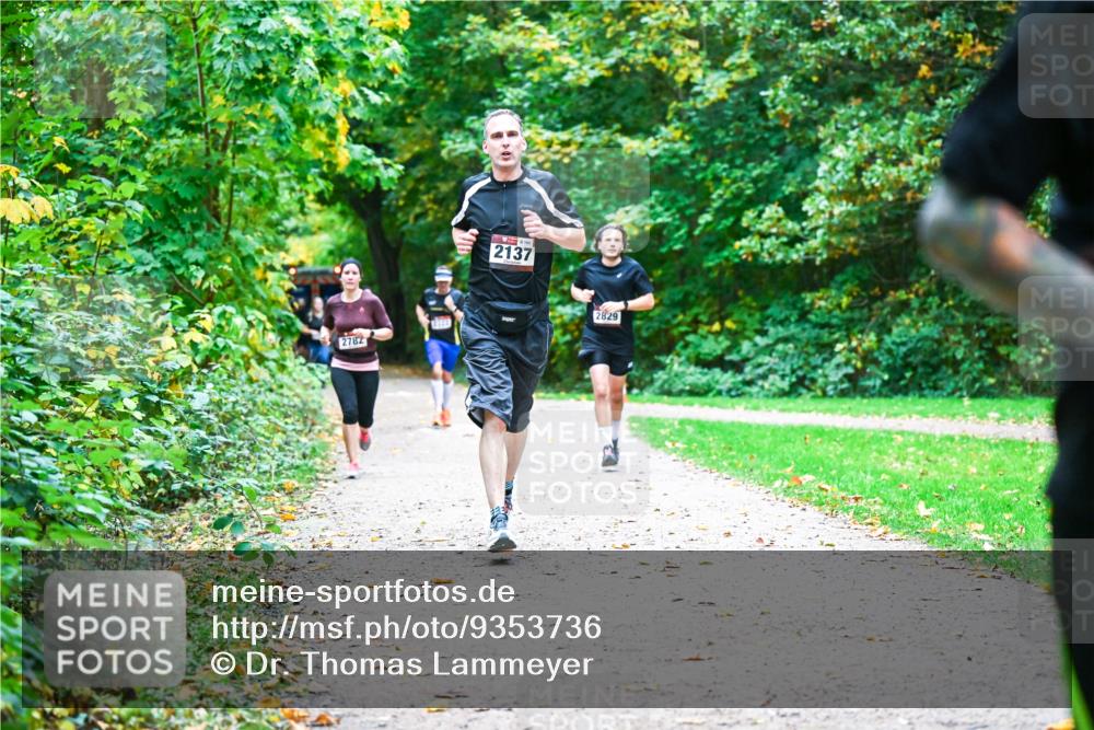 12.10.2025 - Bramfelder Halbmarathon 2025 Dr. Thomas Lammeyer http://msf.ph/oto/9353736 12.10.2025 10:48:03 Laufen 2782, 2137, 2829 meine-sportfotos.de