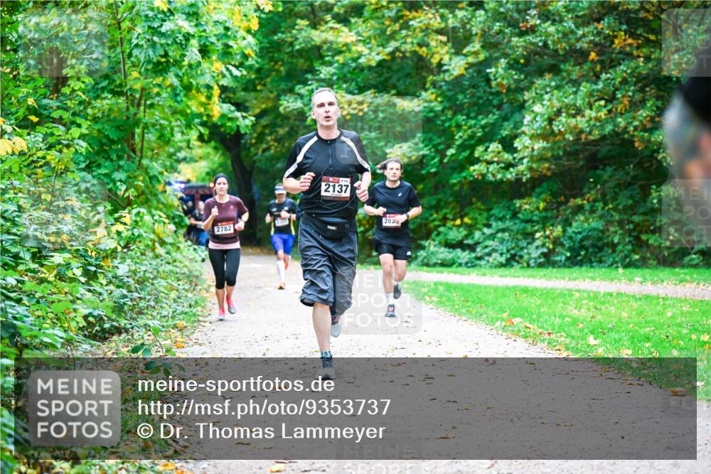 12.10.2025 - Bramfelder Halbmarathon 2025 Dr. Thomas Lammeyer http://msf.ph/oto/9353737 12.10.2025 10:48:03 Laufen 2782, 2137, 282 meine-sportfotos.de