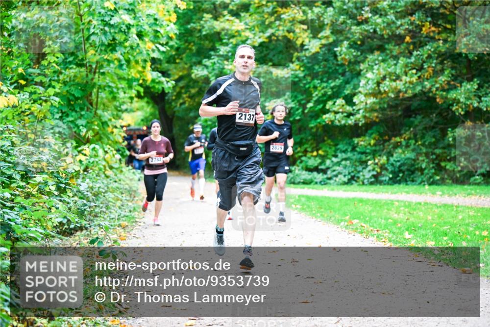 12.10.2025 - Bramfelder Halbmarathon 2025 Dr. Thomas Lammeyer http://msf.ph/oto/9353739 12.10.2025 10:48:03 Laufen 2782, 2137, 2829 meine-sportfotos.de