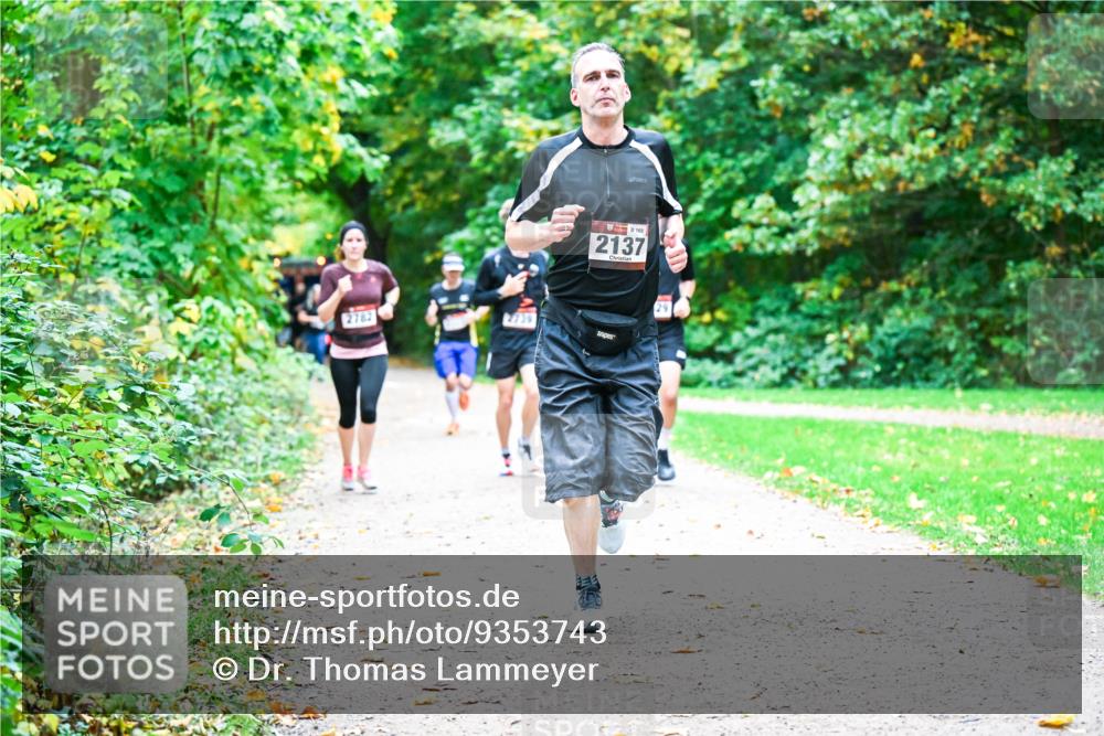 12.10.2025 - Bramfelder Halbmarathon 2025 Dr. Thomas Lammeyer http://msf.ph/oto/9353743 12.10.2025 10:48:03 Laufen 2782, 2739, 160, 2137, 29 meine-sportfotos.de
