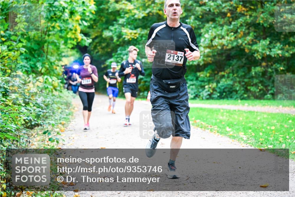 12.10.2025 - Bramfelder Halbmarathon 2025 Dr. Thomas Lammeyer http://msf.ph/oto/9353746 12.10.2025 10:48:04 Laufen 2782, 3736, 160, 2137 meine-sportfotos.de