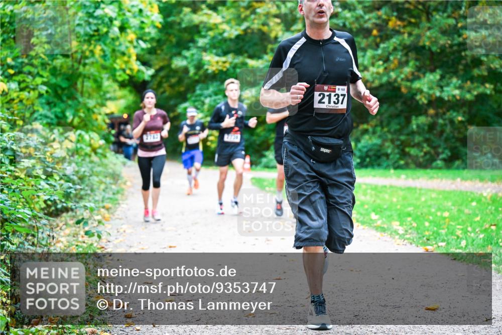 12.10.2025 - Bramfelder Halbmarathon 2025 Dr. Thomas Lammeyer http://msf.ph/oto/9353747 12.10.2025 10:48:04 Laufen 7735, 160, 2137 meine-sportfotos.de