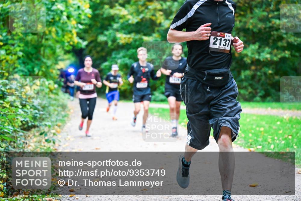 12.10.2025 - Bramfelder Halbmarathon 2025 Dr. Thomas Lammeyer http://msf.ph/oto/9353749 12.10.2025 10:48:05 Laufen 160, 2137 meine-sportfotos.de