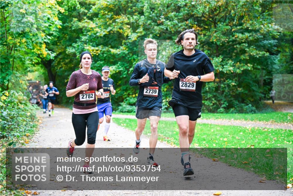 12.10.2025 - Bramfelder Halbmarathon 2025 Dr. Thomas Lammeyer http://msf.ph/oto/9353754 12.10.2025 10:48:06 Laufen 2782, 22, 2739, 2829 meine-sportfotos.de
