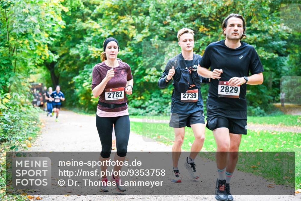12.10.2025 - Bramfelder Halbmarathon 2025 Dr. Thomas Lammeyer http://msf.ph/oto/9353758 12.10.2025 10:48:06 Laufen 2782, 2739, 2829 meine-sportfotos.de