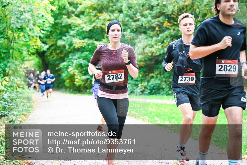 12.10.2025 - Bramfelder Halbmarathon 2025 Dr. Thomas Lammeyer http://msf.ph/oto/9353761 12.10.2025 10:48:07 Laufen 2782, 2739, 2829 meine-sportfotos.de