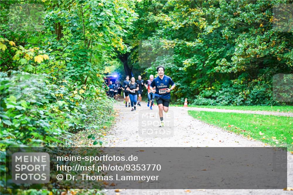 12.10.2025 - Bramfelder Halbmarathon 2025 Dr. Thomas Lammeyer http://msf.ph/oto/9353770 12.10.2025 10:48:10 Laufen 2408 meine-sportfotos.de