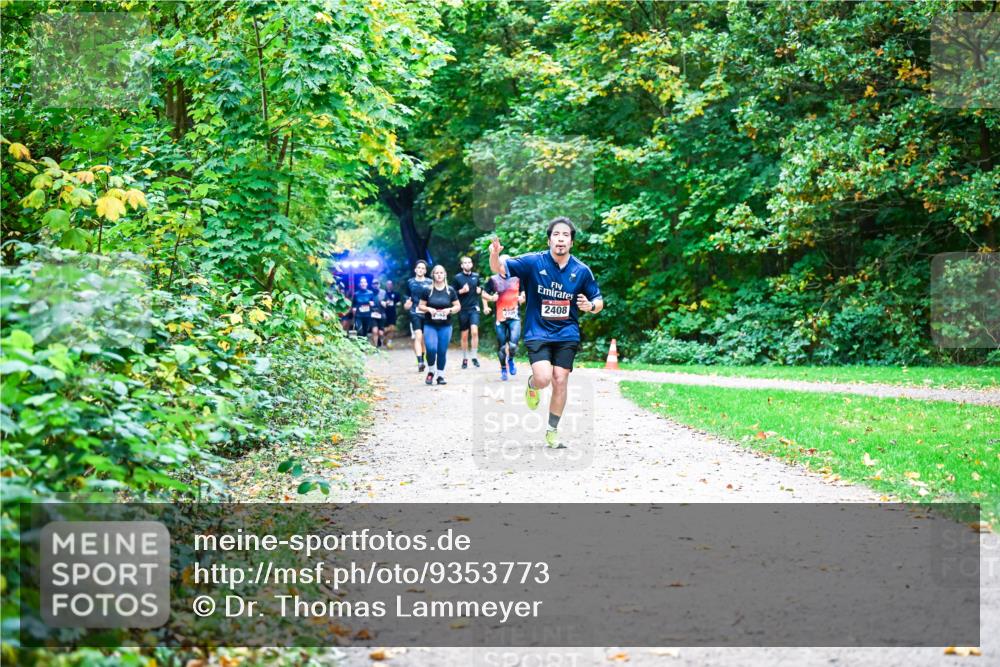 12.10.2025 - Bramfelder Halbmarathon 2025 Dr. Thomas Lammeyer http://msf.ph/oto/9353773 12.10.2025 10:48:10 Laufen 270, 2408 meine-sportfotos.de