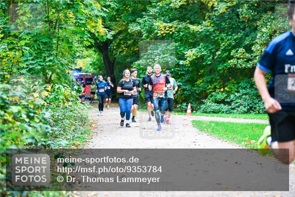 12.10.2025 - Bramfelder Halbmarathon 2025 Dr. Thomas Lammeyer http://msf.ph/oto/9353784 12.10.2025 10:48:12 Laufen 927, 2153, 64, 2583, 123, 2709 meine-sportfotos.de