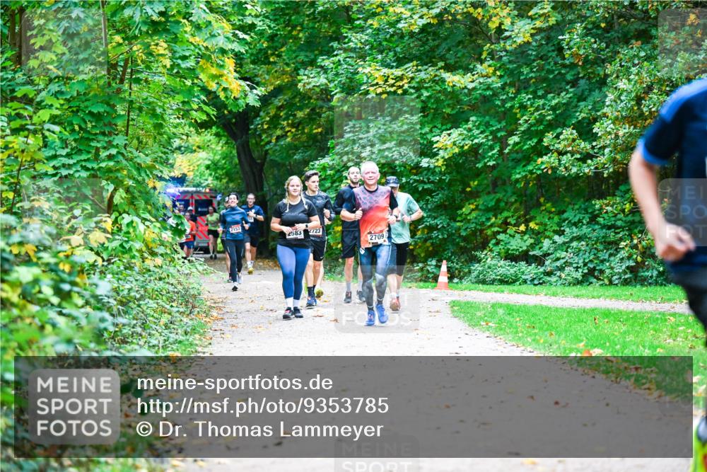 12.10.2025 - Bramfelder Halbmarathon 2025 Dr. Thomas Lammeyer http://msf.ph/oto/9353785 12.10.2025 10:48:12 Laufen 2153, 2583, 2, 23, 2709 meine-sportfotos.de