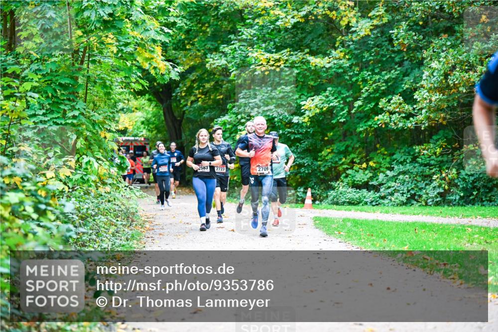 12.10.2025 - Bramfelder Halbmarathon 2025 Dr. Thomas Lammeyer http://msf.ph/oto/9353786 12.10.2025 10:48:13 Laufen 2153, 2583, 2723, 2709 meine-sportfotos.de