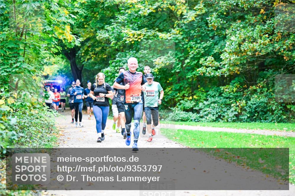 12.10.2025 - Bramfelder Halbmarathon 2025 Dr. Thomas Lammeyer http://msf.ph/oto/9353797 12.10.2025 10:48:14 Laufen 2153, 2784, 2583, 2709 meine-sportfotos.de