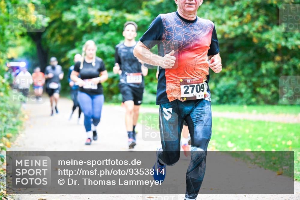 12.10.2025 - Bramfelder Halbmarathon 2025 Dr. Thomas Lammeyer http://msf.ph/oto/9353814 12.10.2025 10:48:17 Laufen 10, 34, 2709, 14 meine-sportfotos.de