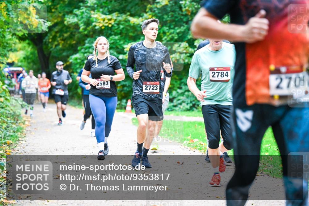 12.10.2025 - Bramfelder Halbmarathon 2025 Dr. Thomas Lammeyer http://msf.ph/oto/9353817 12.10.2025 10:48:18 Laufen 2583, 2723, 2784, 270 meine-sportfotos.de