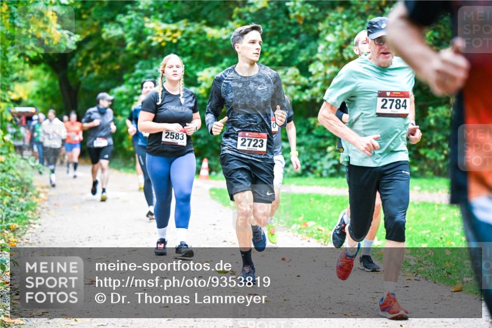 12.10.2025 - Bramfelder Halbmarathon 2025 Dr. Thomas Lammeyer http://msf.ph/oto/9353819 12.10.2025 10:48:18 Laufen 2583, 2723, 2784 meine-sportfotos.de