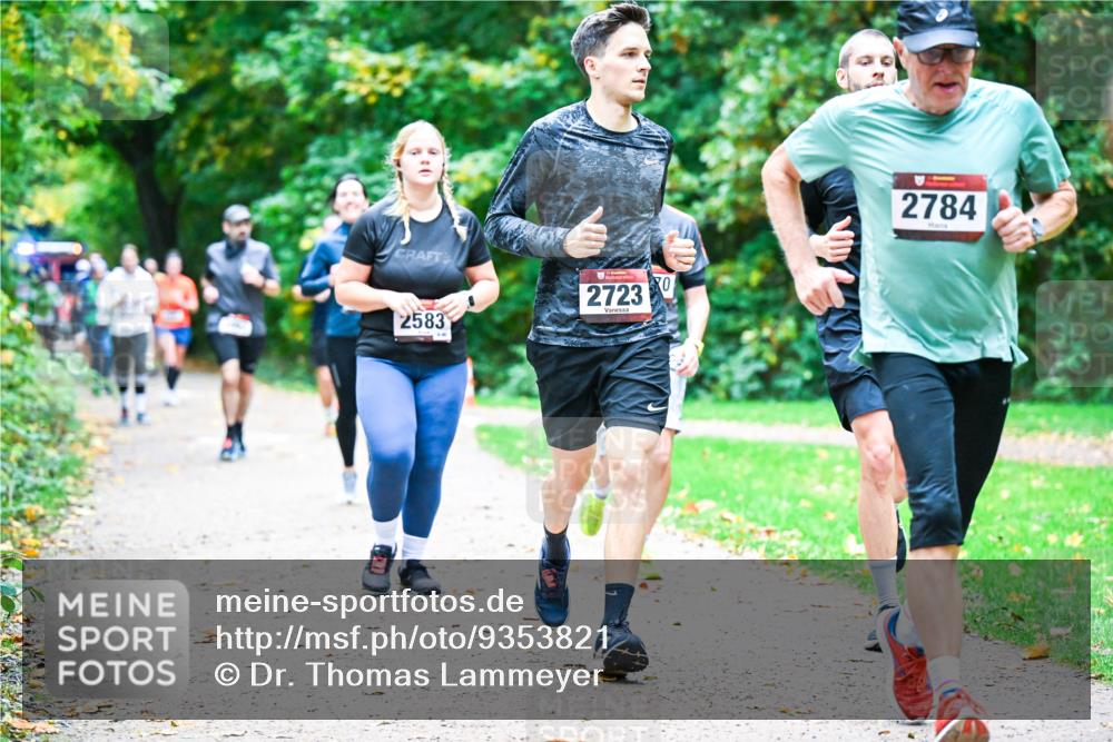 12.10.2025 - Bramfelder Halbmarathon 2025 Dr. Thomas Lammeyer http://msf.ph/oto/9353821 12.10.2025 10:48:18 Laufen 2583, 2723, 2784 meine-sportfotos.de