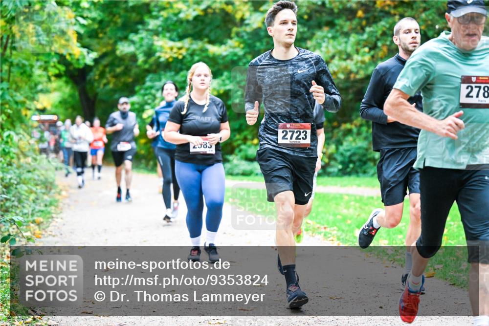 12.10.2025 - Bramfelder Halbmarathon 2025 Dr. Thomas Lammeyer http://msf.ph/oto/9353824 12.10.2025 10:48:19 Laufen 2383, 2723, 278 meine-sportfotos.de