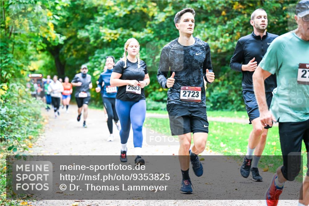 12.10.2025 - Bramfelder Halbmarathon 2025 Dr. Thomas Lammeyer http://msf.ph/oto/9353825 12.10.2025 10:48:19 Laufen 2153, 2583, 2723, 27 meine-sportfotos.de