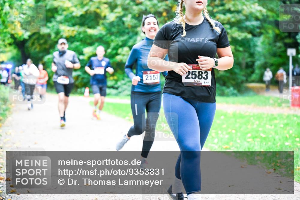 12.10.2025 - Bramfelder Halbmarathon 2025 Dr. Thomas Lammeyer http://msf.ph/oto/9353831 12.10.2025 10:48:21 Laufen 2153, 34, 2583, 48 meine-sportfotos.de
