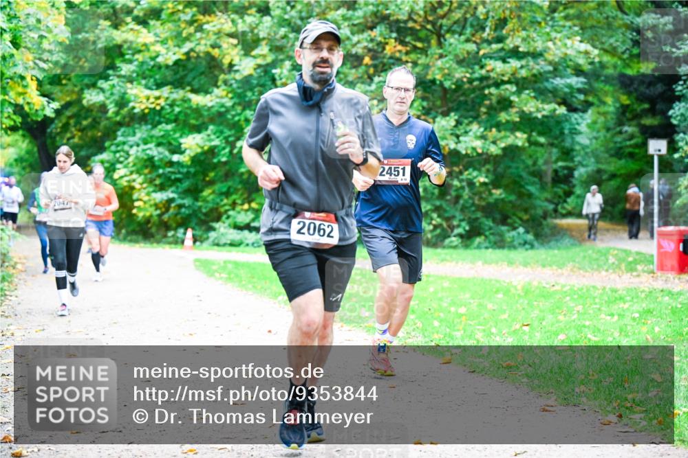 12.10.2025 - Bramfelder Halbmarathon 2025 Dr. Thomas Lammeyer http://msf.ph/oto/9353844 12.10.2025 10:48:23 Laufen 204, 2062, 2451, 10 meine-sportfotos.de