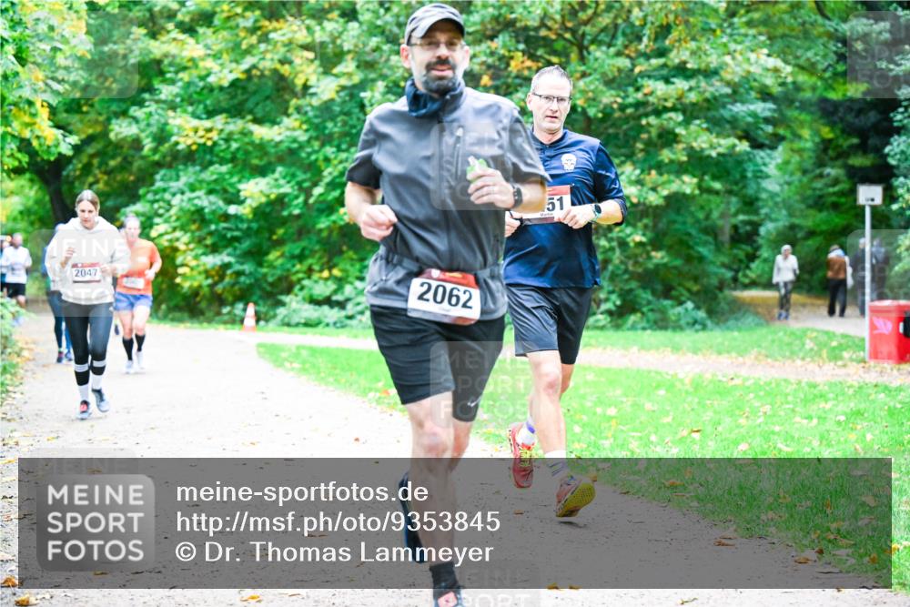 12.10.2025 - Bramfelder Halbmarathon 2025 Dr. Thomas Lammeyer http://msf.ph/oto/9353845 12.10.2025 10:48:24 Laufen 2047, 2062, 51 meine-sportfotos.de