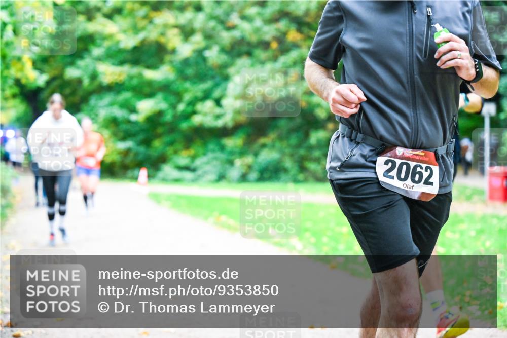 12.10.2025 - Bramfelder Halbmarathon 2025 Dr. Thomas Lammeyer http://msf.ph/oto/9353850 12.10.2025 10:48:24 Laufen 2062 meine-sportfotos.de