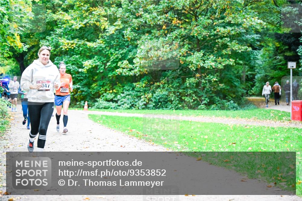 12.10.2025 - Bramfelder Halbmarathon 2025 Dr. Thomas Lammeyer http://msf.ph/oto/9353852 12.10.2025 10:48:25 Laufen 21, 047, 2001 meine-sportfotos.de