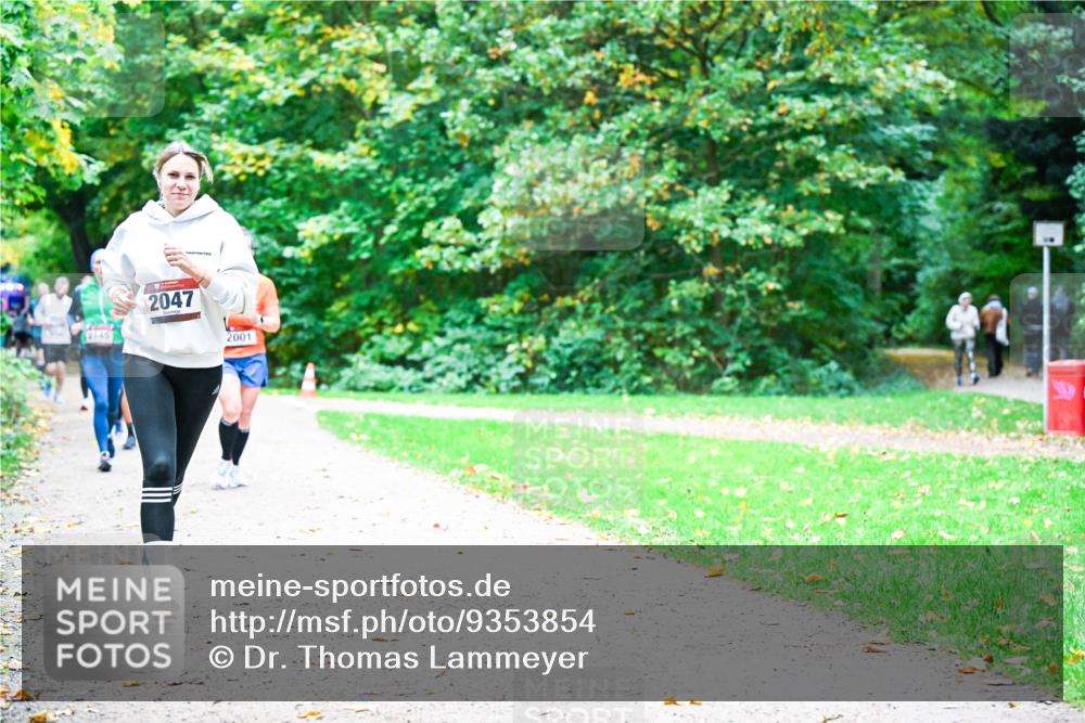12.10.2025 - Bramfelder Halbmarathon 2025 Dr. Thomas Lammeyer http://msf.ph/oto/9353854 12.10.2025 10:48:25 Laufen 2145, 2047, 2001 meine-sportfotos.de
