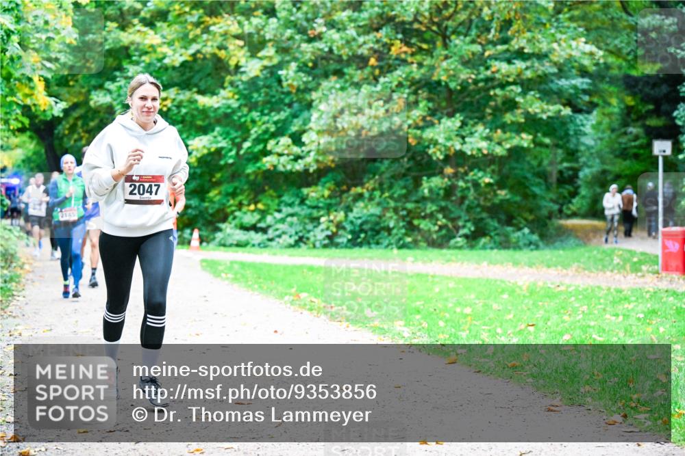 12.10.2025 - Bramfelder Halbmarathon 2025 Dr. Thomas Lammeyer http://msf.ph/oto/9353856 12.10.2025 10:48:26 Laufen 2145, 2047 meine-sportfotos.de