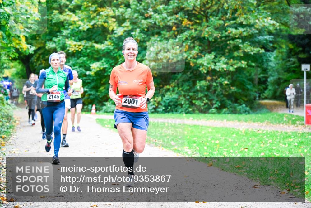 12.10.2025 - Bramfelder Halbmarathon 2025 Dr. Thomas Lammeyer http://msf.ph/oto/9353867 12.10.2025 10:48:28 Laufen 2145, 20, 2001 meine-sportfotos.de