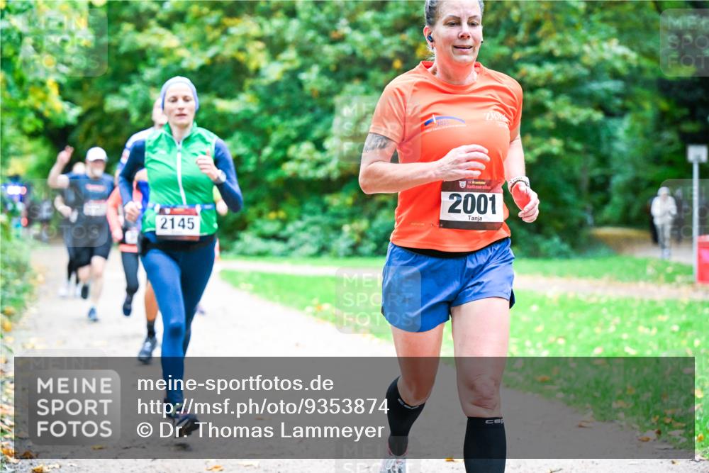 12.10.2025 - Bramfelder Halbmarathon 2025 Dr. Thomas Lammeyer http://msf.ph/oto/9353874 12.10.2025 10:48:29 Laufen 2145, 2025, 34, 2001 meine-sportfotos.de