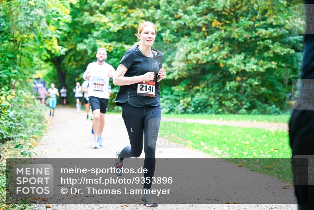 12.10.2025 - Bramfelder Halbmarathon 2025 Dr. Thomas Lammeyer http://msf.ph/oto/9353896 12.10.2025 10:48:33 Laufen 2713, 2141 meine-sportfotos.de