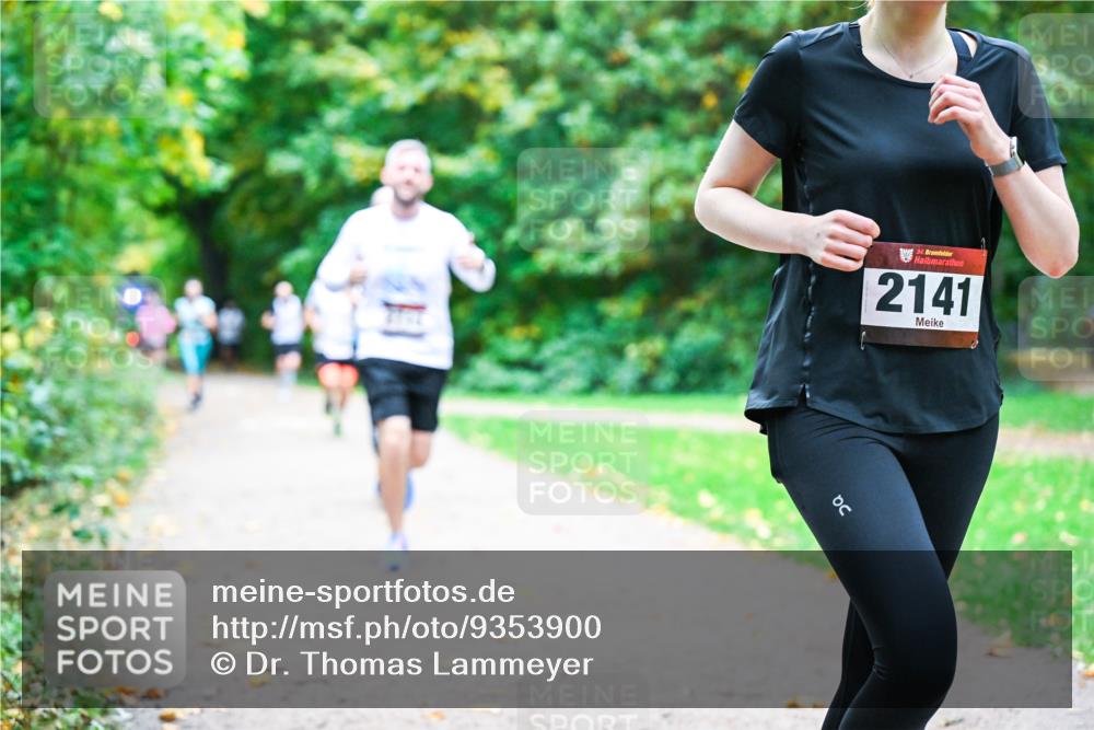 12.10.2025 - Bramfelder Halbmarathon 2025 Dr. Thomas Lammeyer http://msf.ph/oto/9353900 12.10.2025 10:48:34 Laufen 34, 2141 meine-sportfotos.de