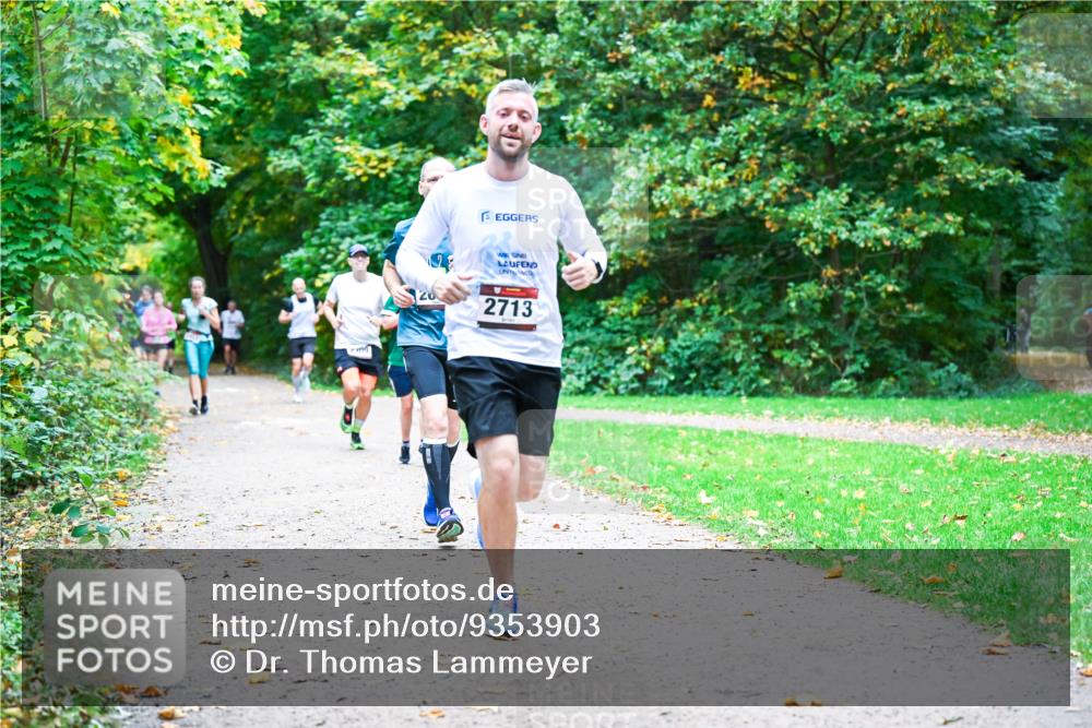 12.10.2025 - Bramfelder Halbmarathon 2025 Dr. Thomas Lammeyer http://msf.ph/oto/9353903 12.10.2025 10:48:34 Laufen 20, 2713 meine-sportfotos.de