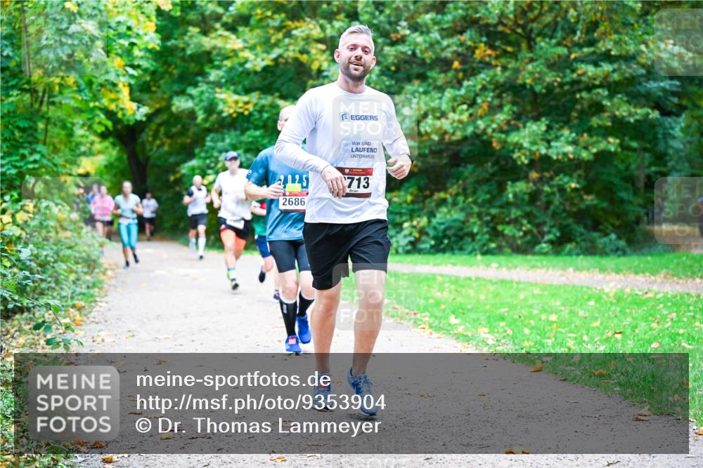 12.10.2025 - Bramfelder Halbmarathon 2025 Dr. Thomas Lammeyer http://msf.ph/oto/9353904 12.10.2025 10:48:35 Laufen 2125713, 2686 meine-sportfotos.de