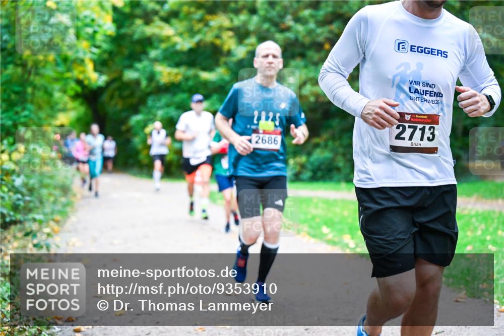 12.10.2025 - Bramfelder Halbmarathon 2025 Dr. Thomas Lammeyer http://msf.ph/oto/9353910 12.10.2025 10:48:36 Laufen 2, 1, 25, 2686, 34, 2713 meine-sportfotos.de