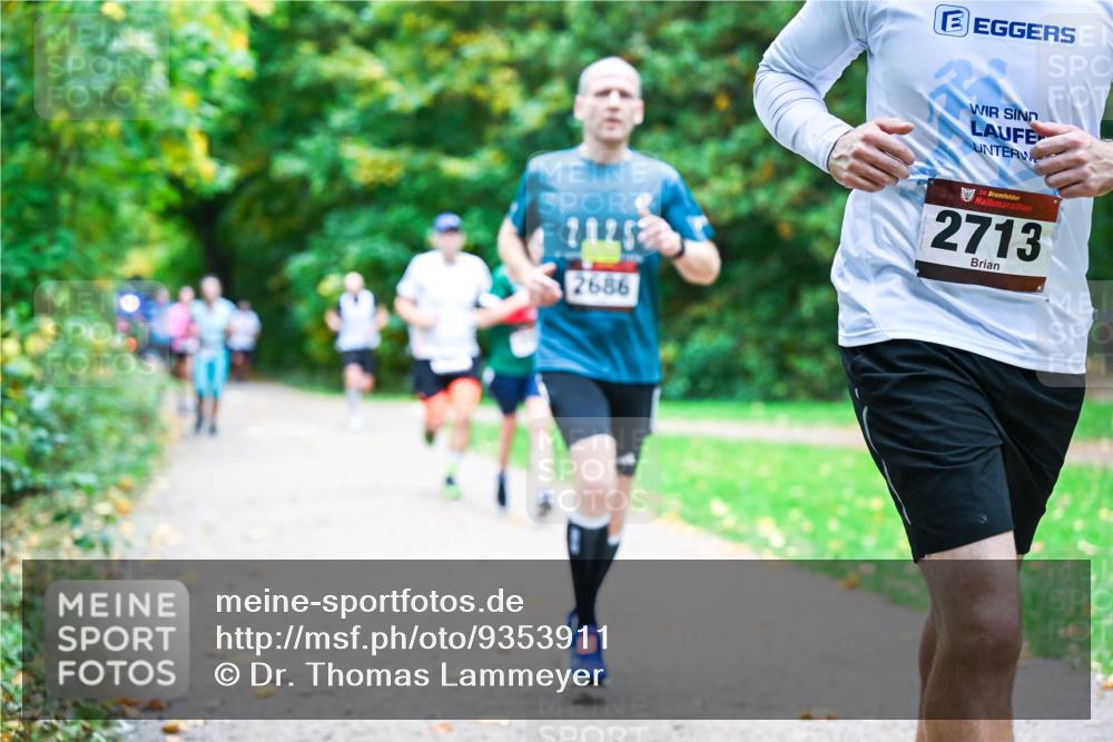 12.10.2025 - Bramfelder Halbmarathon 2025 Dr. Thomas Lammeyer http://msf.ph/oto/9353911 12.10.2025 10:48:36 Laufen 2425, 2686, 34, 2713 meine-sportfotos.de