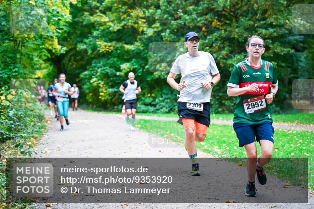 12.10.2025 - Bramfelder Halbmarathon 2025 Dr. Thomas Lammeyer http://msf.ph/oto/9353920 12.10.2025 10:48:38 Laufen 2309, 2952, 100 meine-sportfotos.de