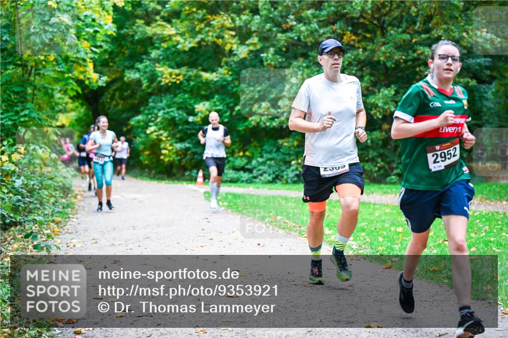 12.10.2025 - Bramfelder Halbmarathon 2025 Dr. Thomas Lammeyer http://msf.ph/oto/9353921 12.10.2025 10:48:38 Laufen 2952, 8100 meine-sportfotos.de