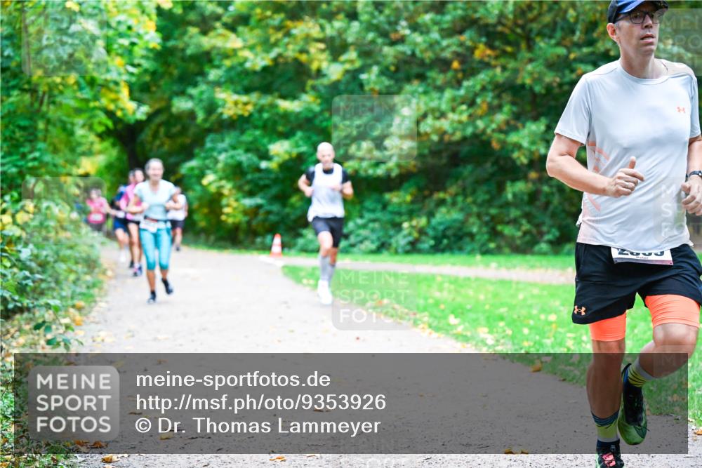 12.10.2025 - Bramfelder Halbmarathon 2025 Dr. Thomas Lammeyer http://msf.ph/oto/9353926 12.10.2025 10:48:38 Laufen 2605 meine-sportfotos.de