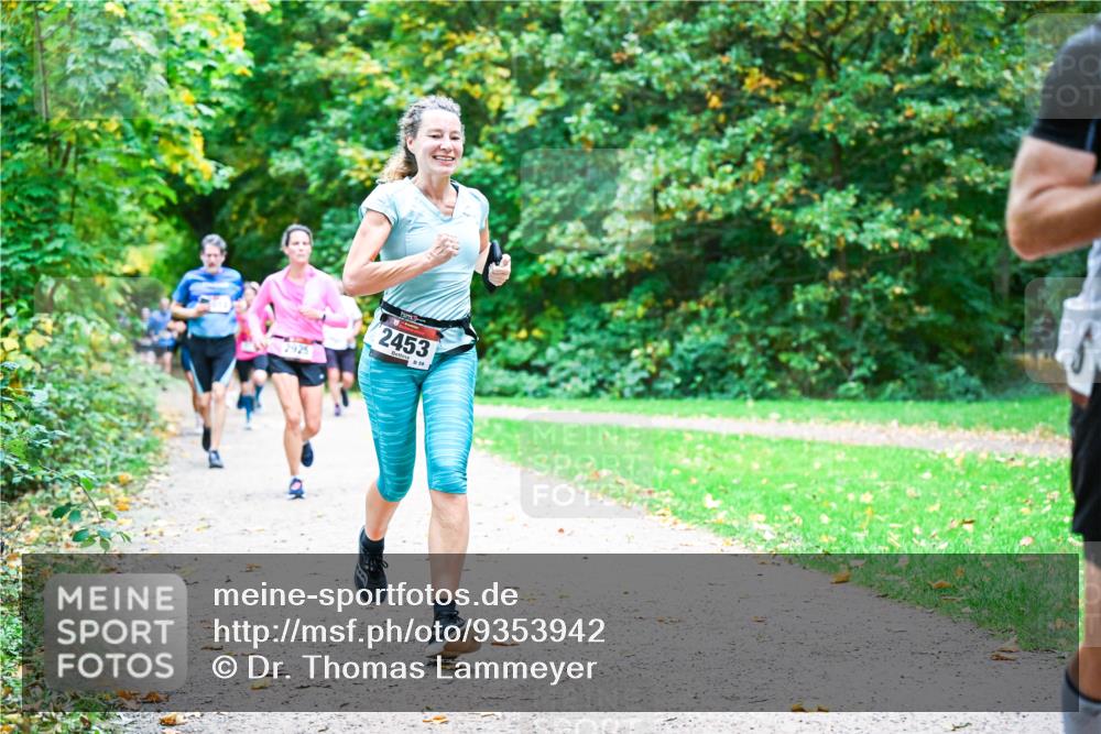 12.10.2025 - Bramfelder Halbmarathon 2025 Dr. Thomas Lammeyer http://msf.ph/oto/9353942 12.10.2025 10:48:41 Laufen 2925, 2453, 58 meine-sportfotos.de