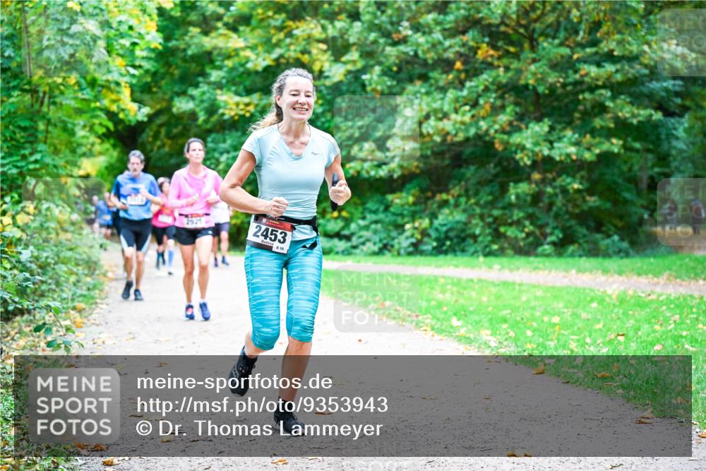12.10.2025 - Bramfelder Halbmarathon 2025 Dr. Thomas Lammeyer http://msf.ph/oto/9353943 12.10.2025 10:48:42 Laufen 2925, 2453, 58 meine-sportfotos.de
