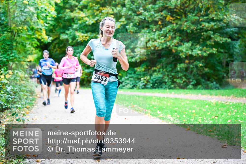 12.10.2025 - Bramfelder Halbmarathon 2025 Dr. Thomas Lammeyer http://msf.ph/oto/9353944 12.10.2025 10:48:42 Laufen 2453 meine-sportfotos.de