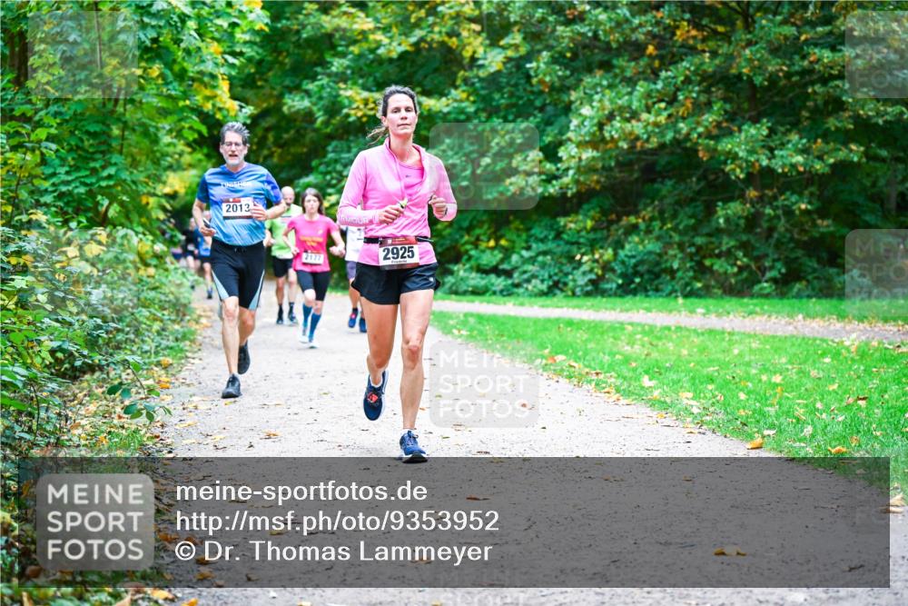 12.10.2025 - Bramfelder Halbmarathon 2025 Dr. Thomas Lammeyer http://msf.ph/oto/9353952 12.10.2025 10:48:43 Laufen 2013, 2177, 2925 meine-sportfotos.de