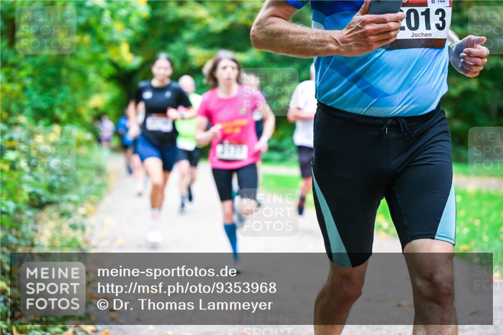 12.10.2025 - Bramfelder Halbmarathon 2025 Dr. Thomas Lammeyer http://msf.ph/oto/9353968 12.10.2025 10:48:47 Laufen 013 meine-sportfotos.de